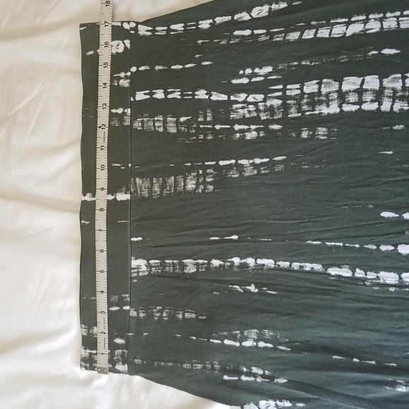 Green & White Maxi Skirt GUC - Picture 2 of 5